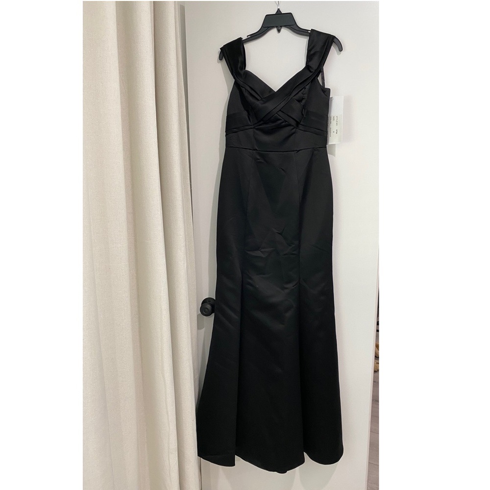 NWT - Hayley Paige Occasions Bridesmaid Dress